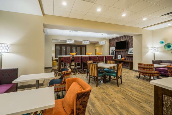 hampton inn newport