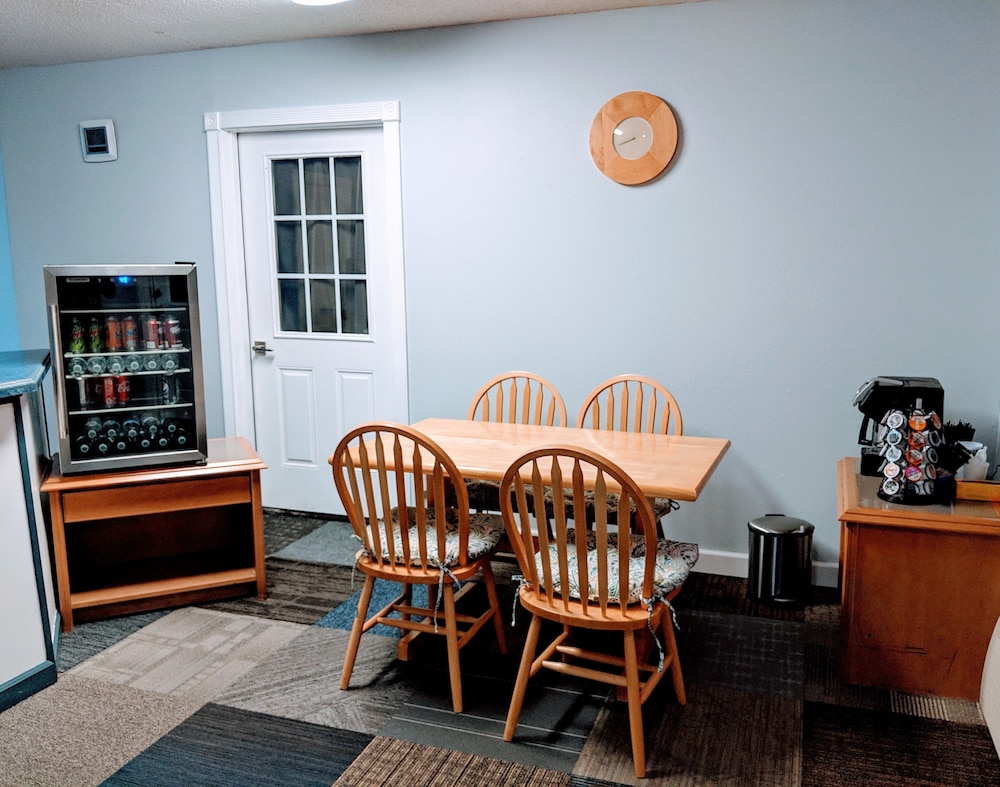 executive inn thomson