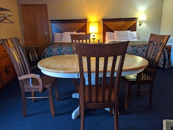 executive inn thomson