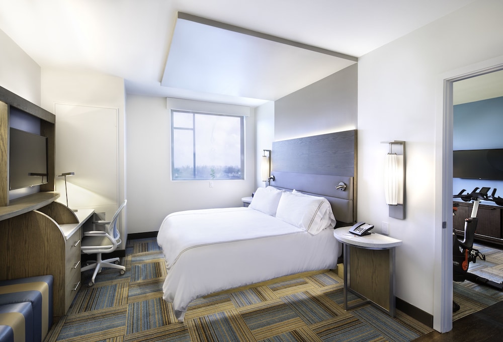 even hotel miami airport by ihg
