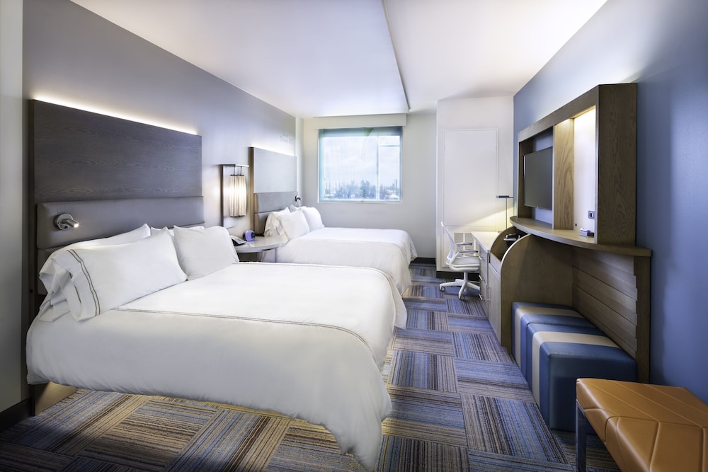 even hotel miami airport by ihg
