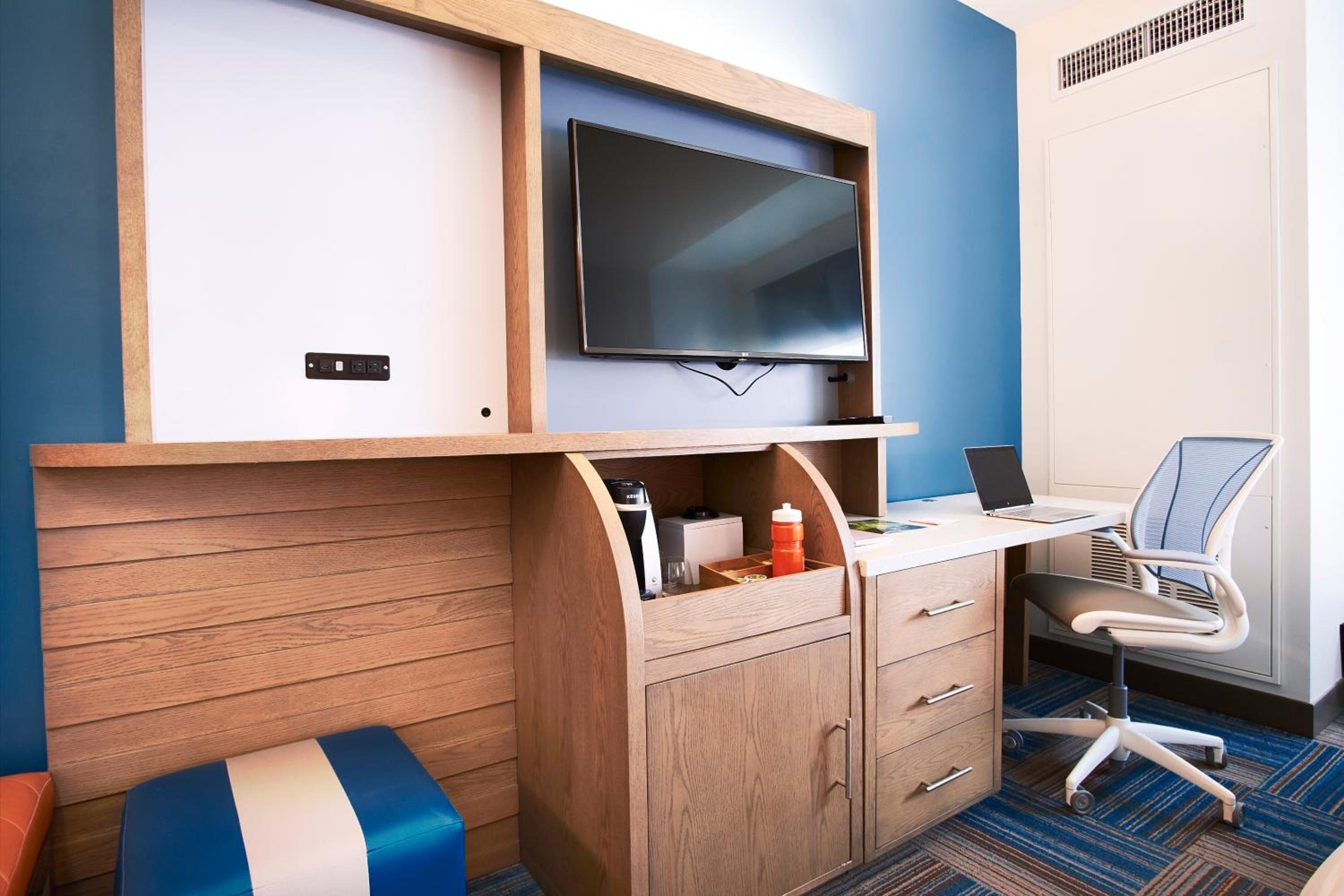 even hotel miami airport by ihg