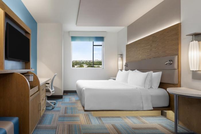 even hotel miami airport by ihg