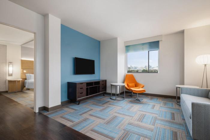even hotel miami airport by ihg