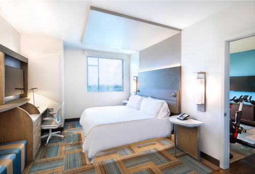 even hotel miami airport by ihg
