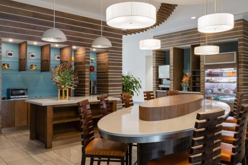 even hotel miami airport by ihg
