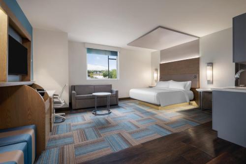 even hotel miami airport by ihg