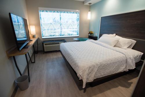 tru by hilton cedar rapids westdale