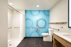 tru by hilton cedar rapids westdale