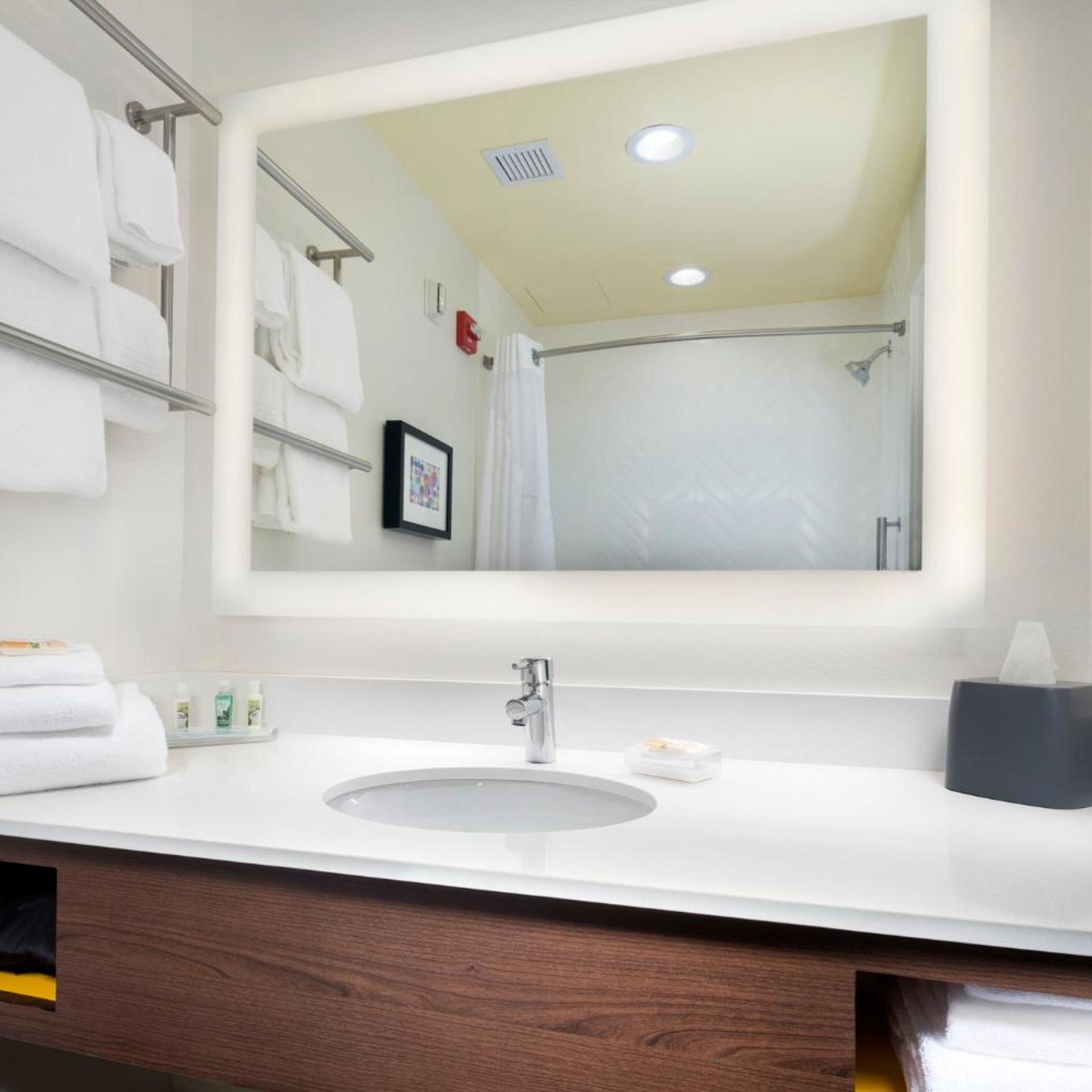 holiday inn and suites arden asheville airport by ihg