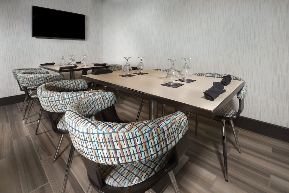 holiday inn and suites arden asheville airport by ihg