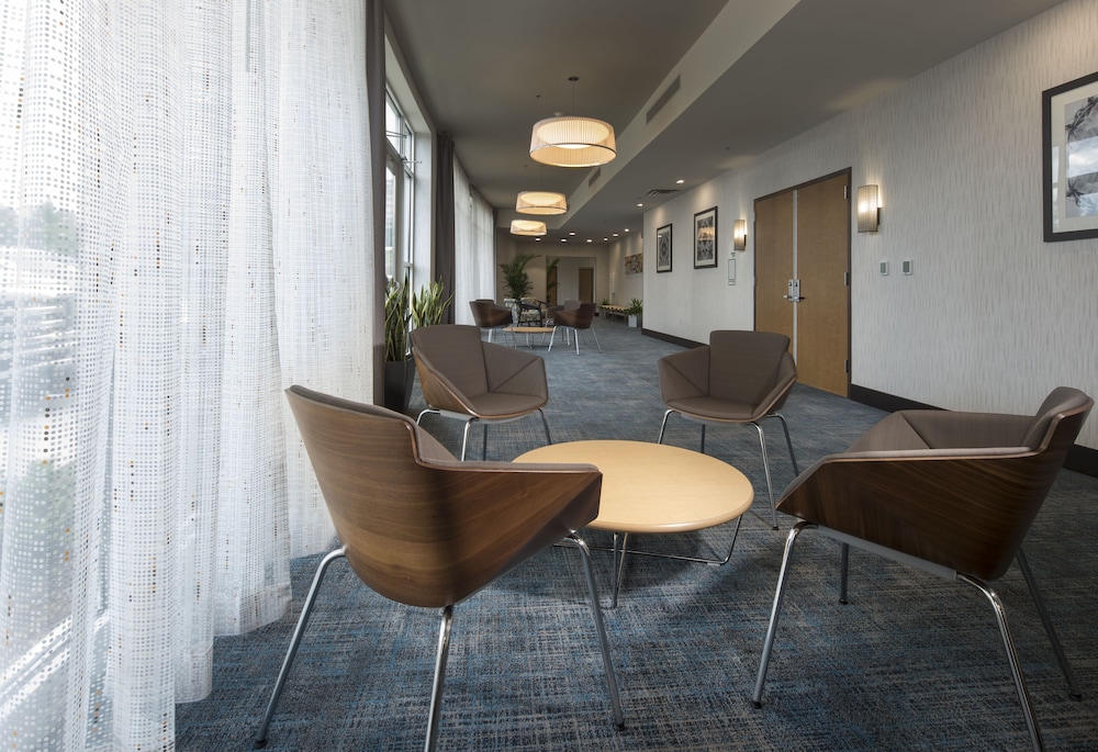 holiday inn and suites arden asheville airport by ihg