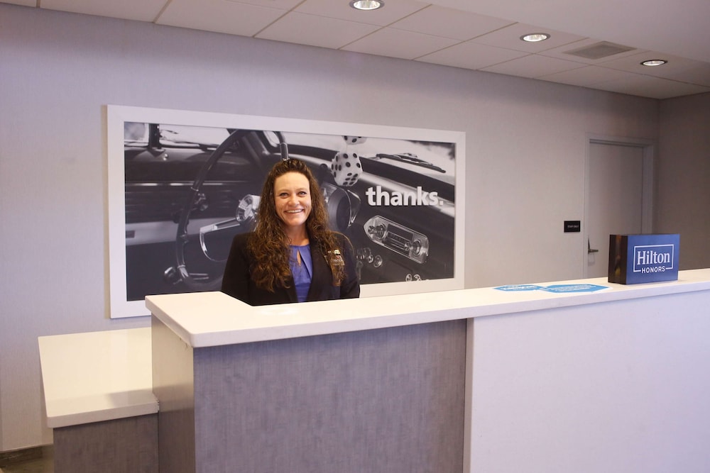 hampton inn and suites forest city