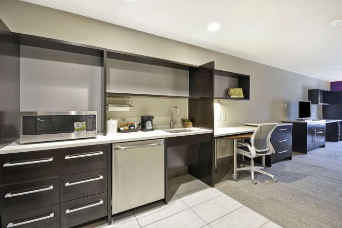 home2 suites by hilton kci airport
