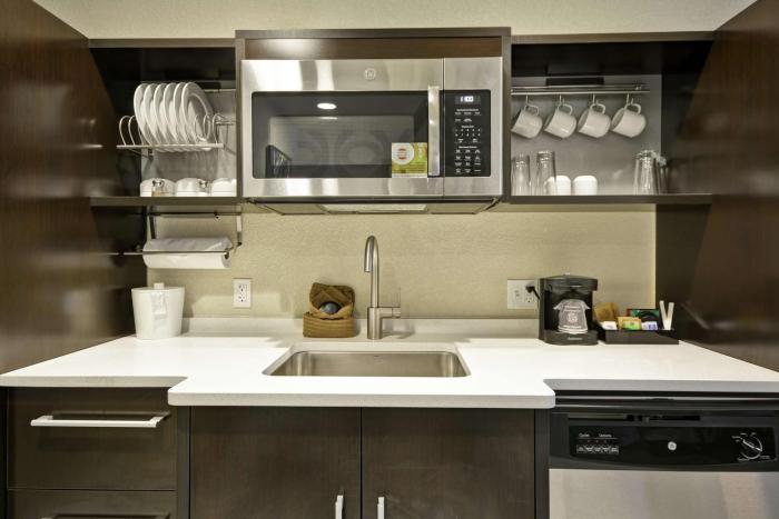 home2 suites by hilton kci airport