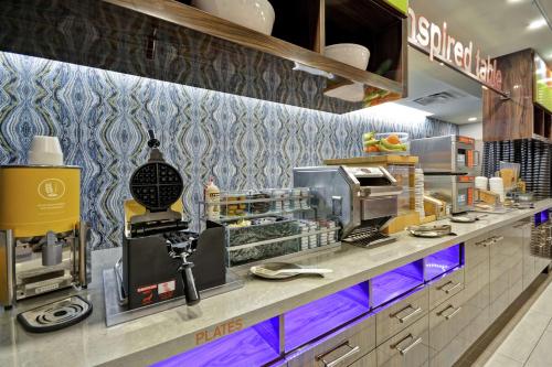 home2 suites by hilton kci airport