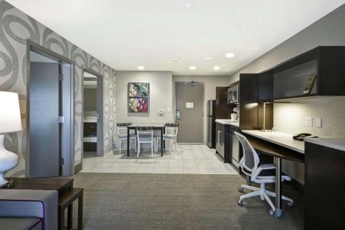 home2 suites by hilton kci airport