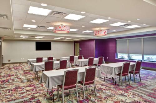 home2 suites by hilton kci airport