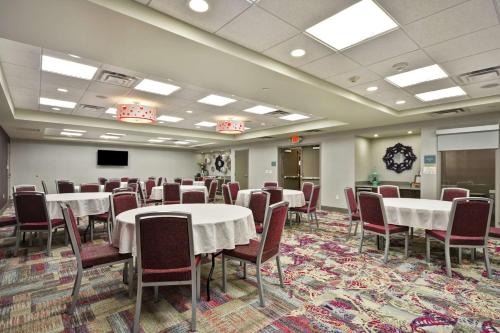 home2 suites by hilton kci airport