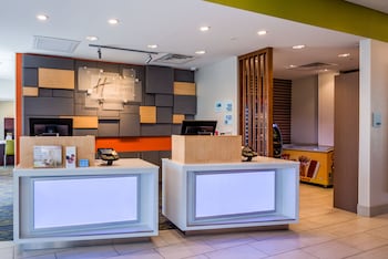 holiday inn express and suites milroy reedsville