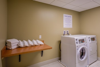 holiday inn express and suites milroy reedsville
