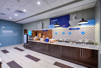 holiday inn express and suites milroy reedsville