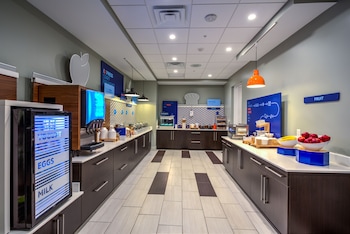 holiday inn express and suites milroy reedsville