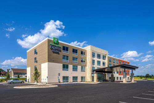 holiday inn express and suites milroy reedsville