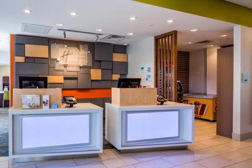 holiday inn express and suites milroy reedsville