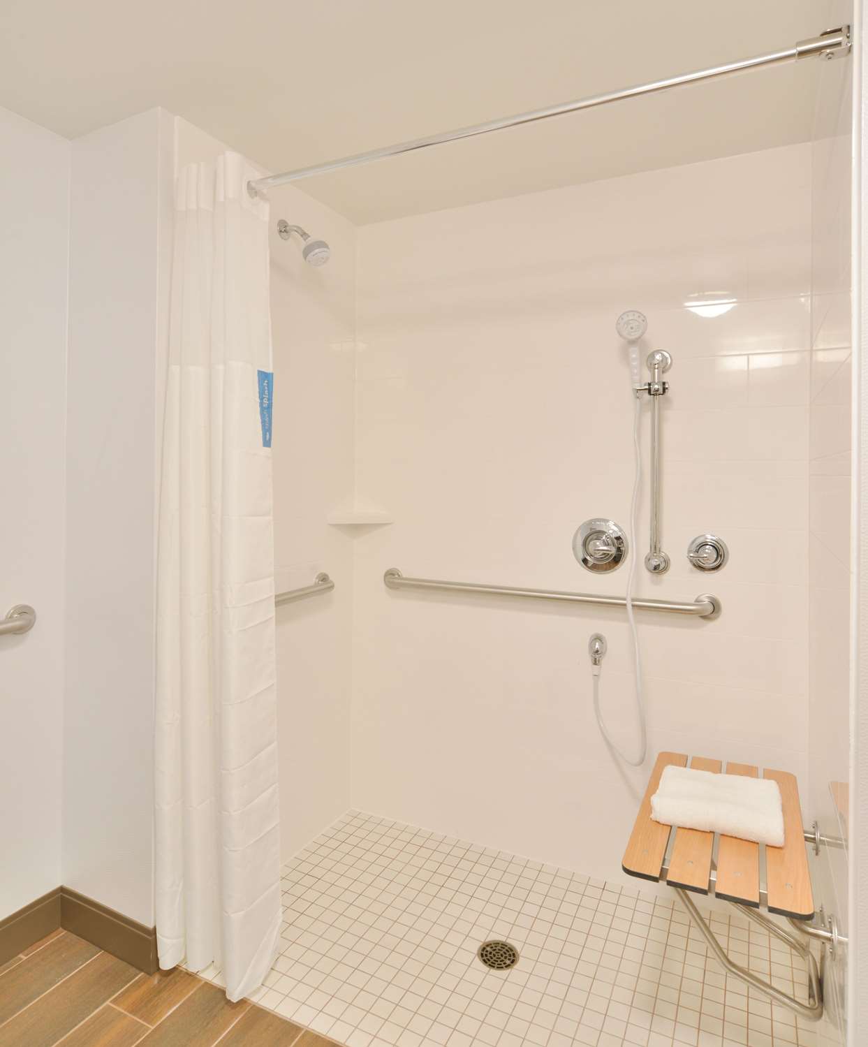 hampton inn and suites menomonie uw stout