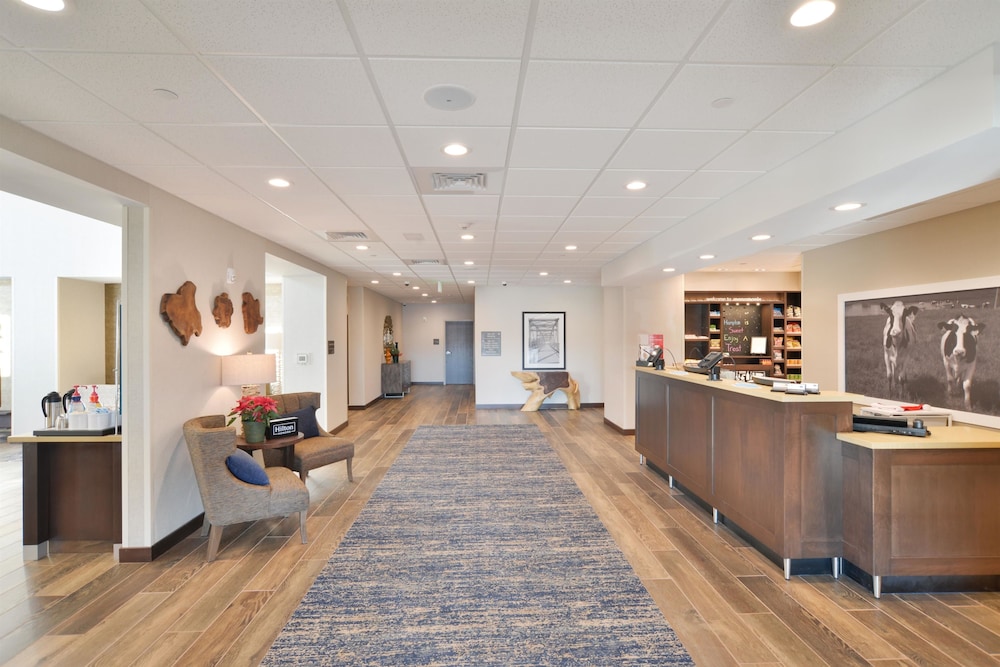 hampton inn and suites menomonie uw stout
