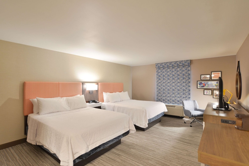 hampton inn and suites menomonie uw stout