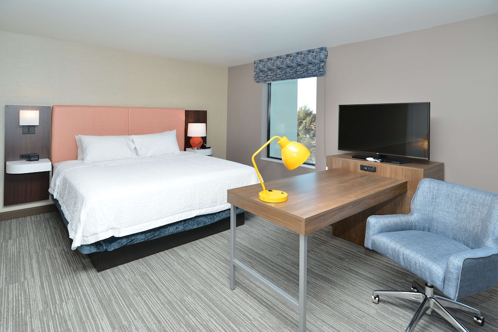 hampton inn and suites menomonie uw stout