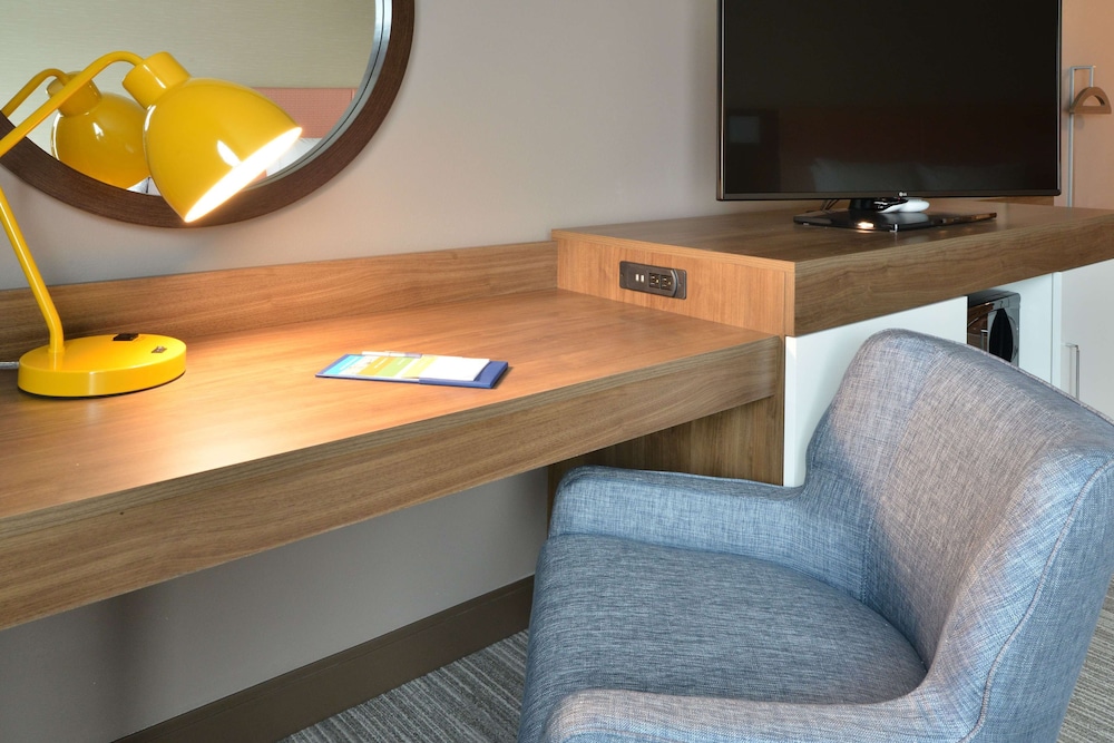 hampton inn and suites menomonie uw stout