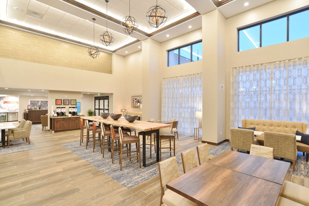 hampton inn and suites menomonie uw stout