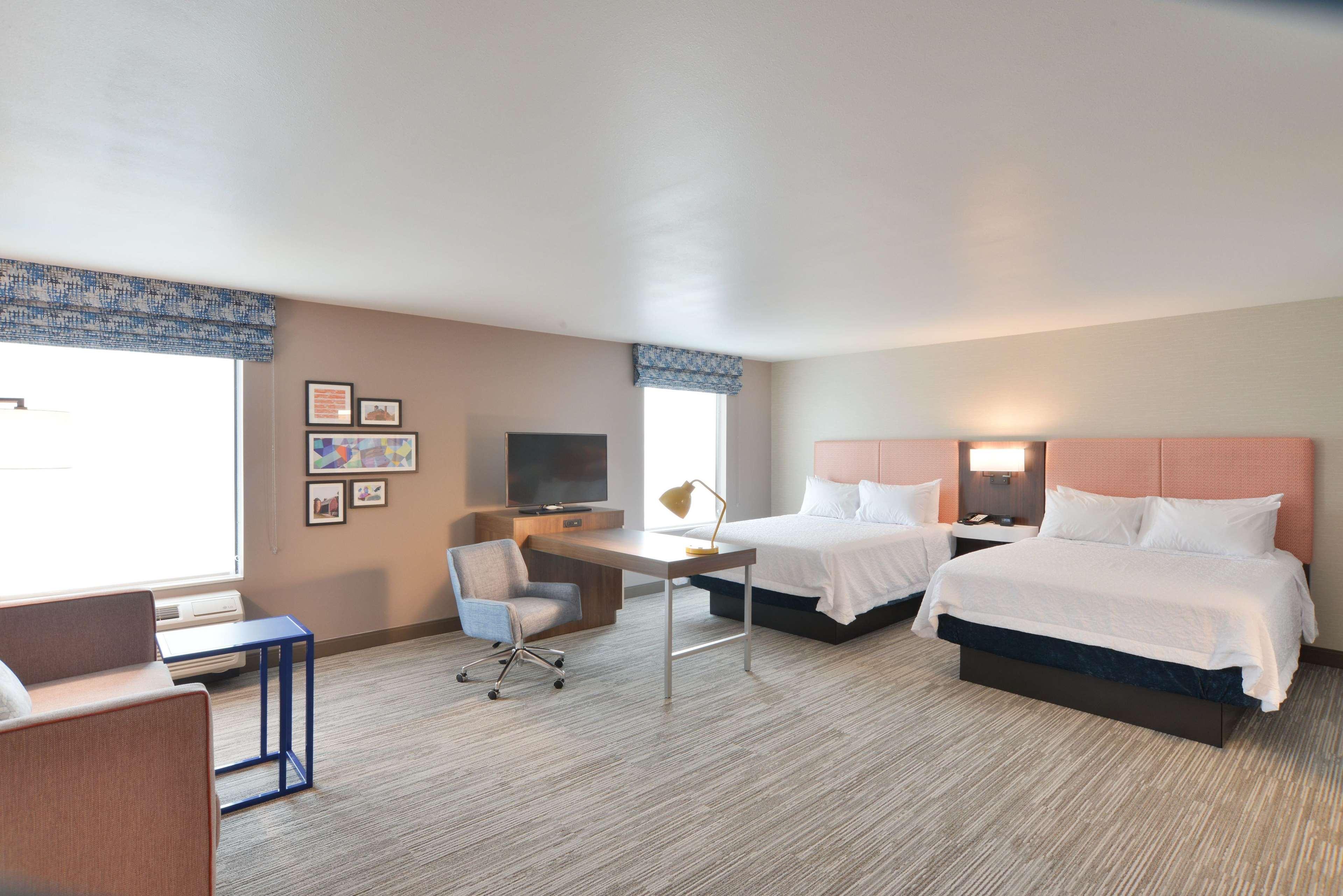 hampton inn and suites menomonie uw stout