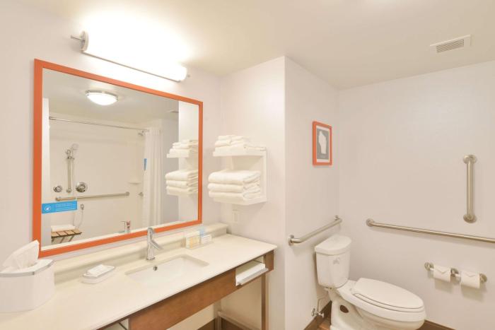 hampton inn and suites menomonie uw stout