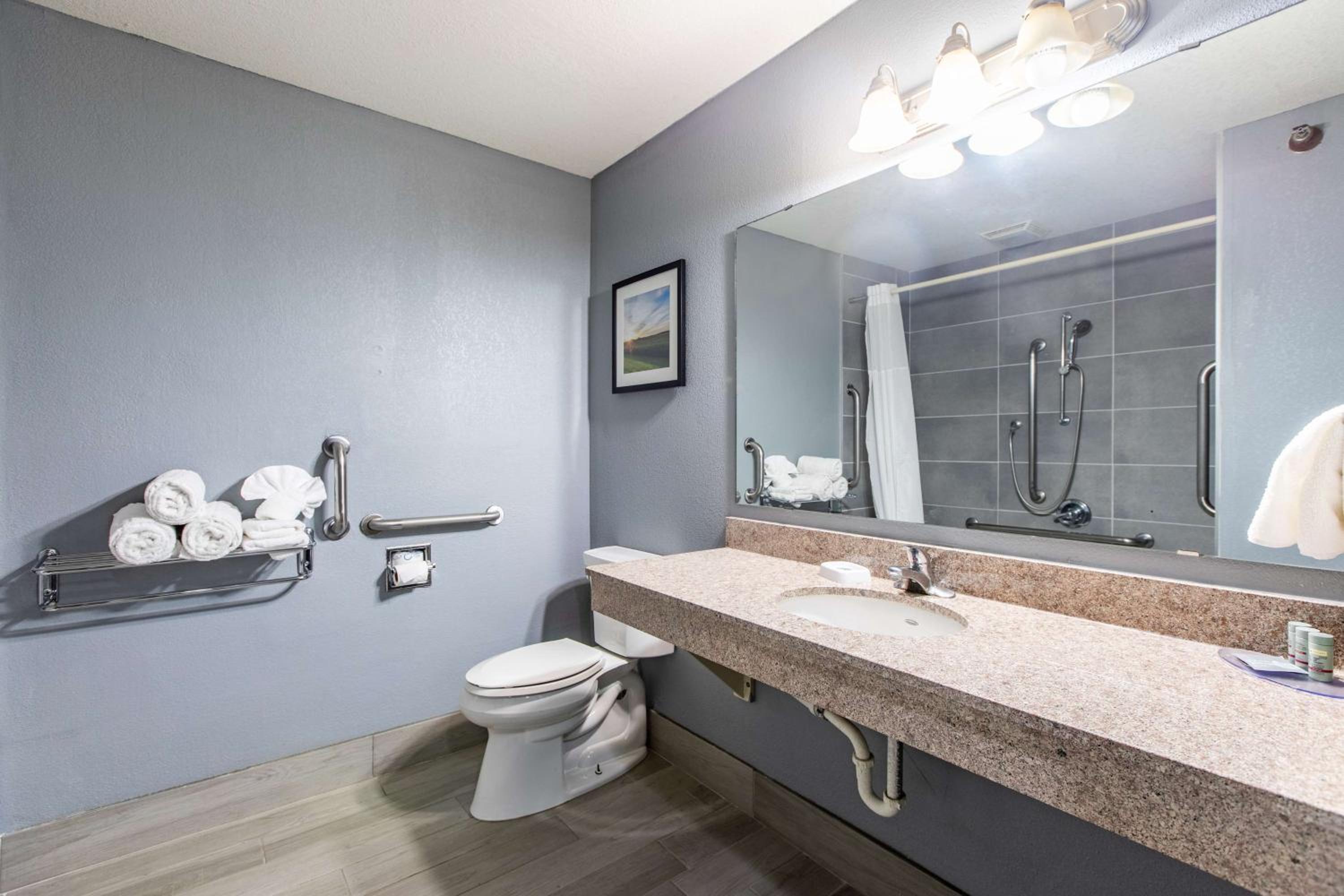 holiday inn express and suites gainesville lake lanier area