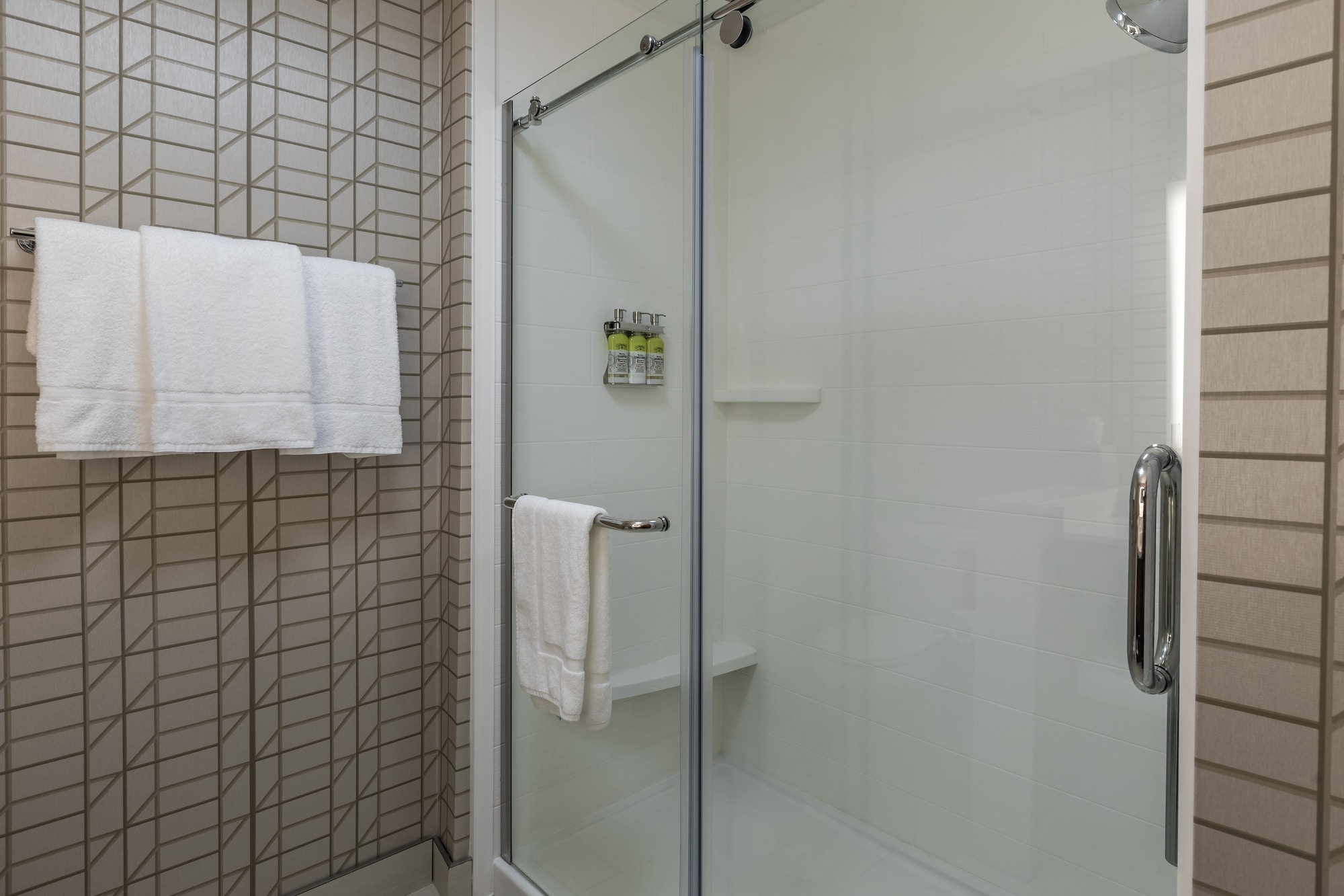 holiday inn express and suites gainesville lake lanier area