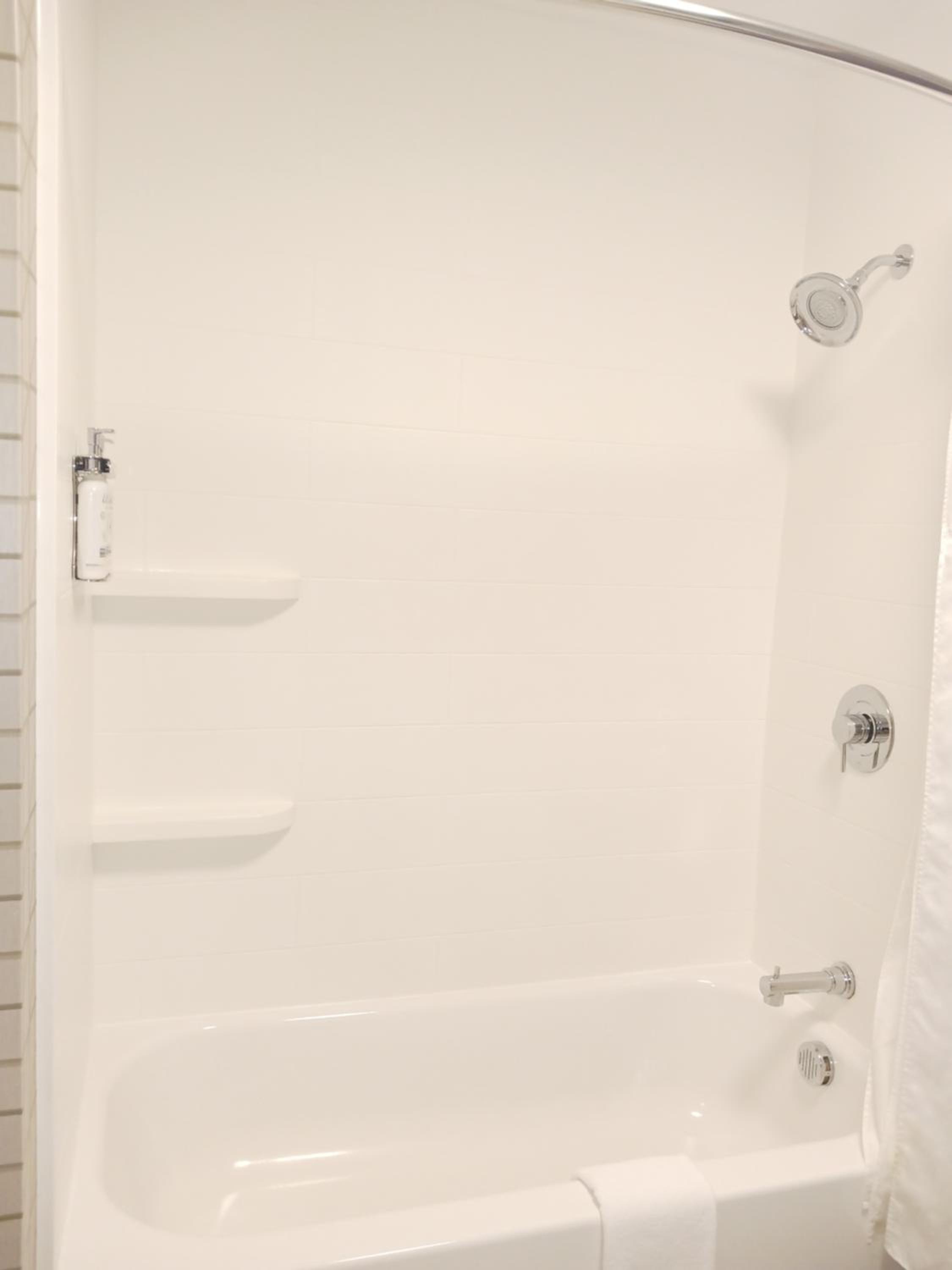 holiday inn express and suites gainesville lake lanier area