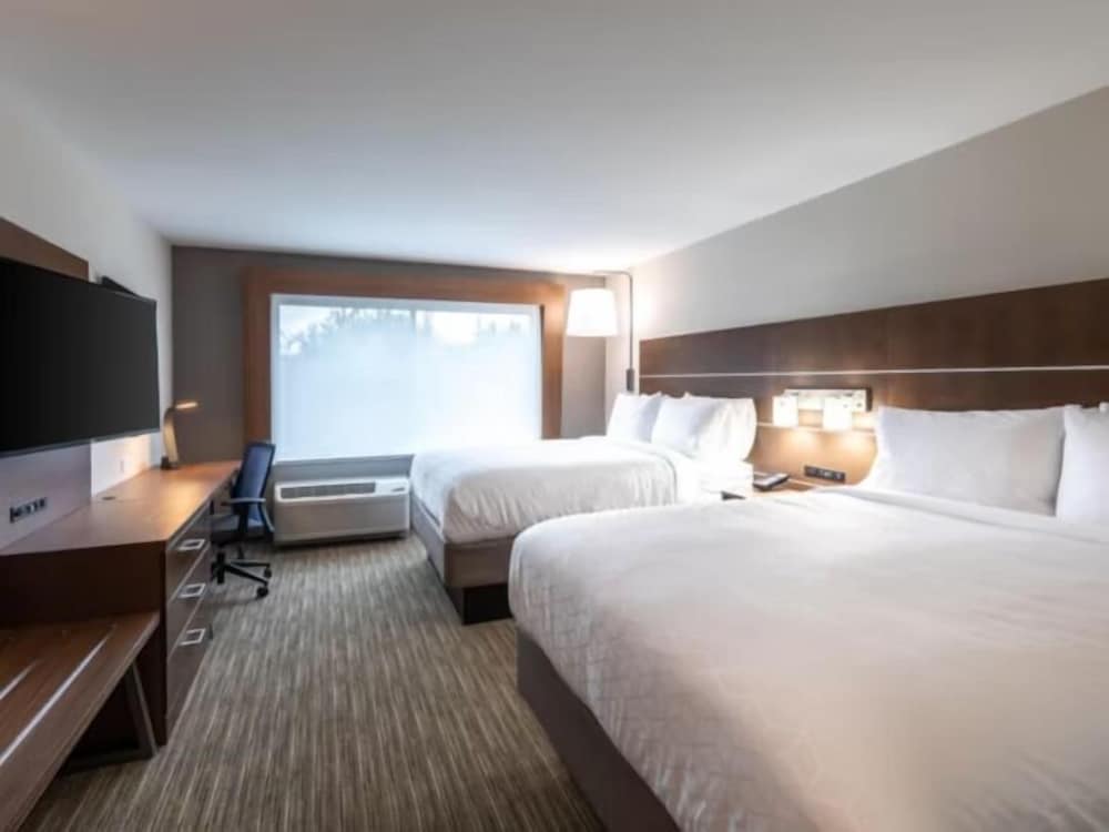 holiday inn express and suites gainesville lake lanier area