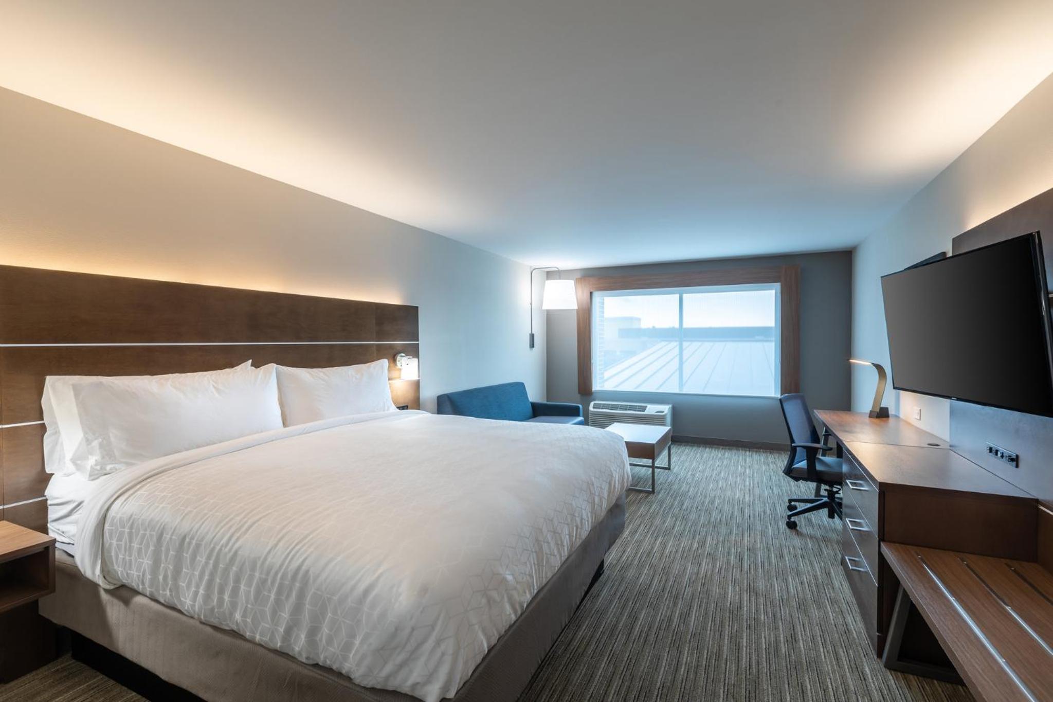 holiday inn express and suites gainesville lake lanier area