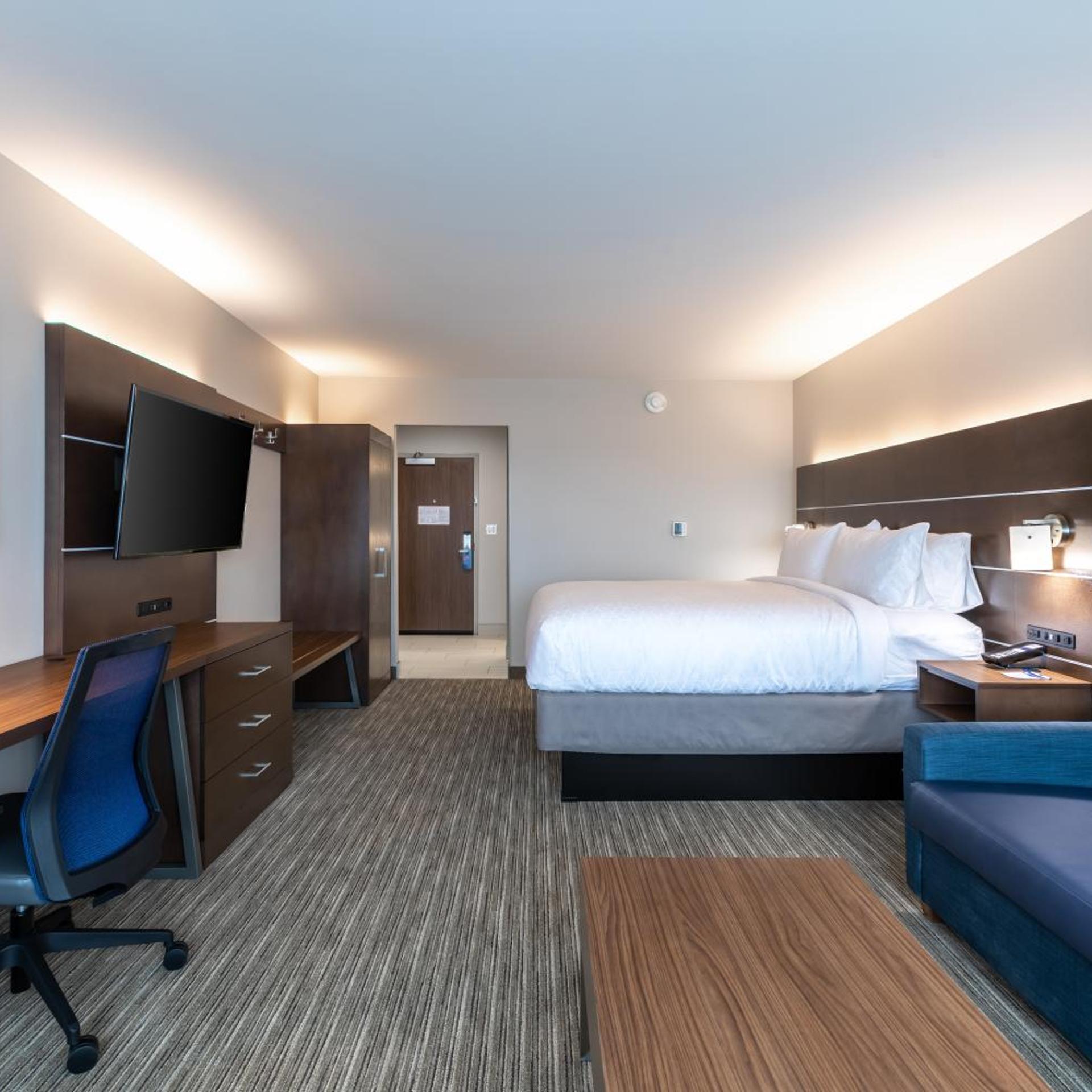 holiday inn express and suites gainesville lake lanier area