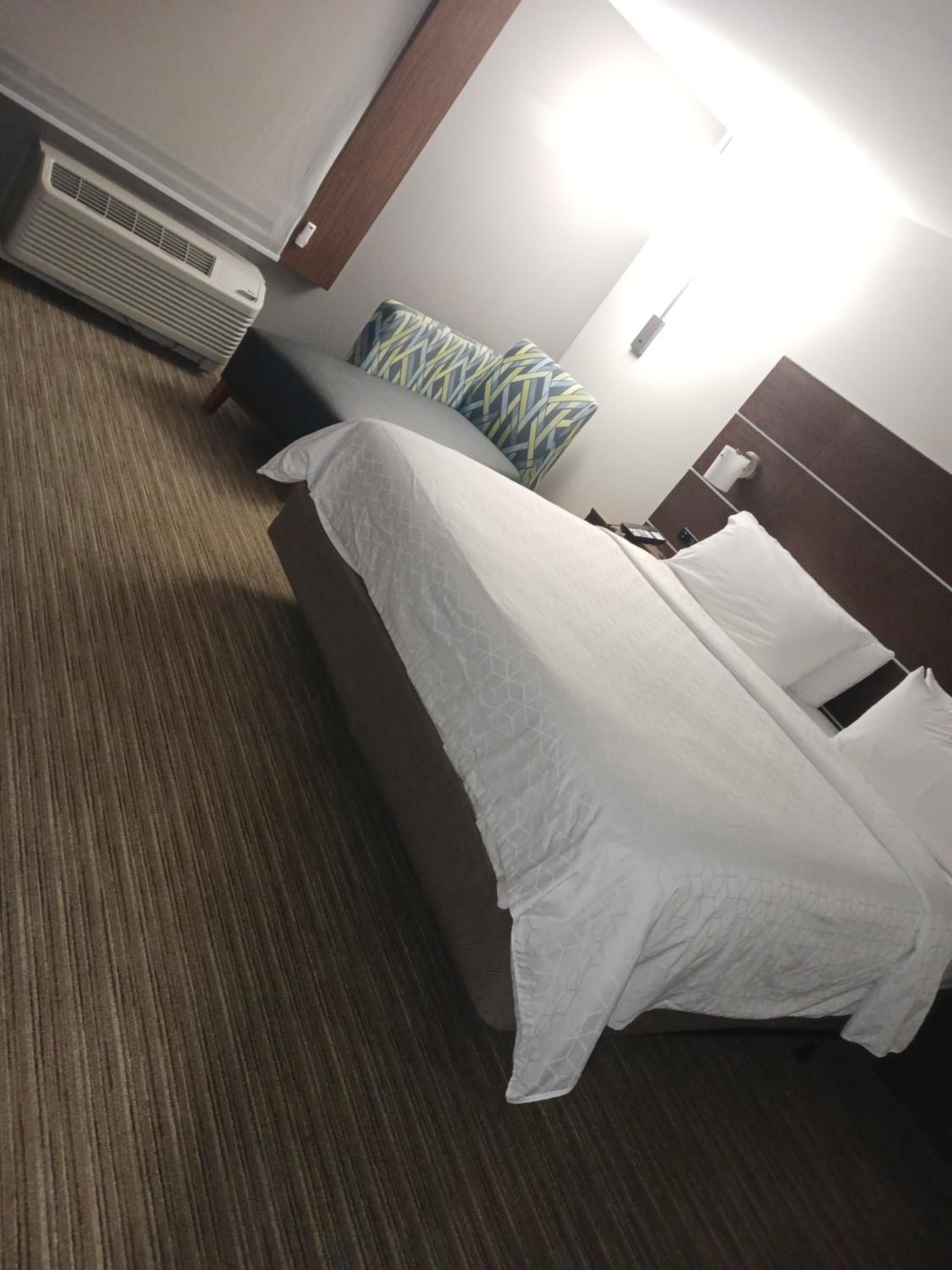 holiday inn express and suites gainesville lake lanier area