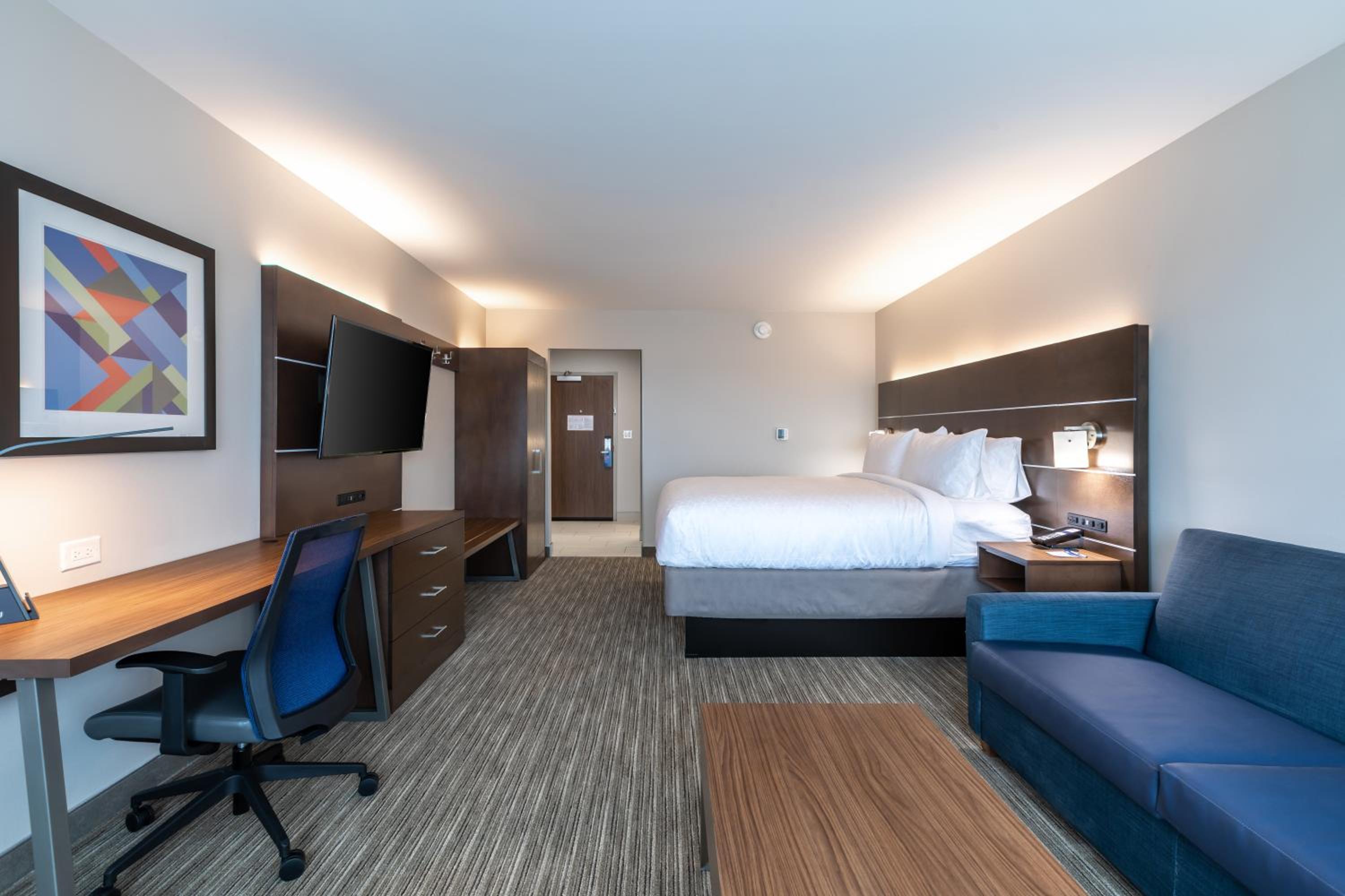 holiday inn express and suites gainesville lake lanier area