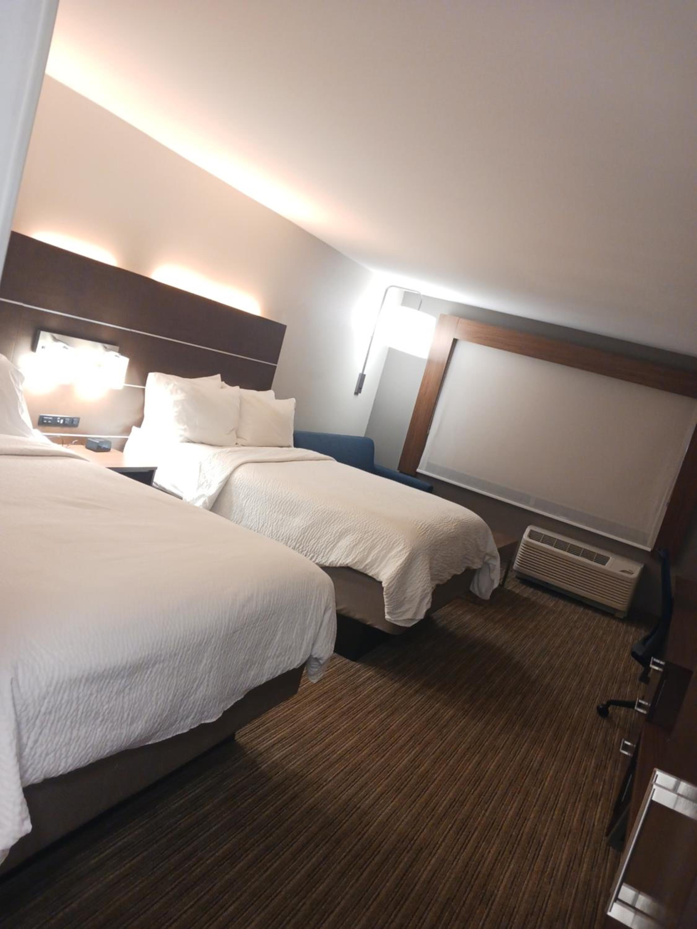 holiday inn express and suites gainesville lake lanier area