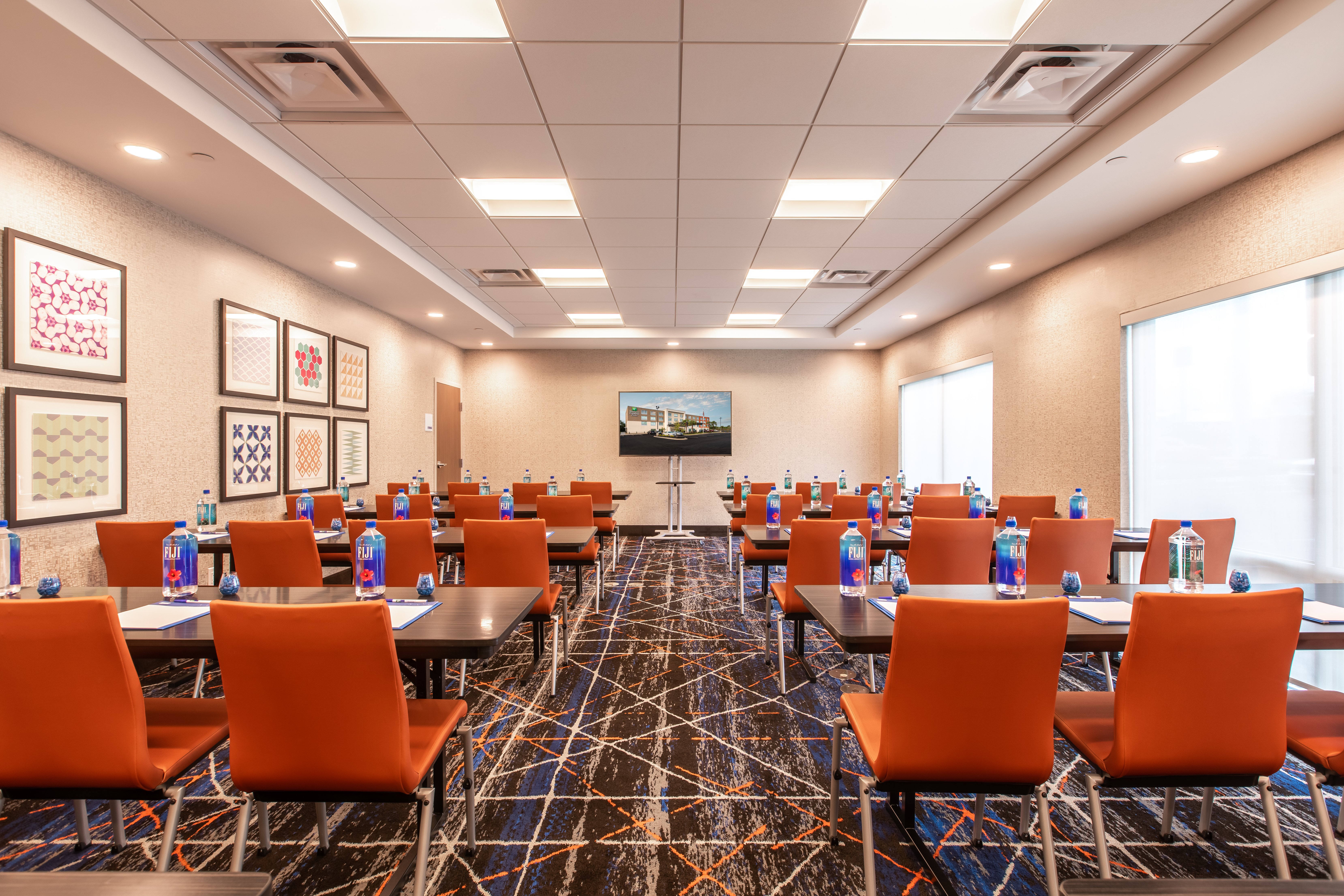 holiday inn express and suites gainesville lake lanier area