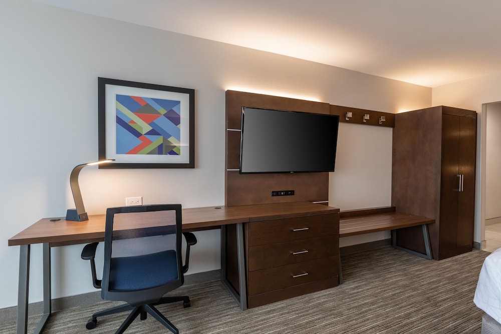 holiday inn express and suites gainesville lake lanier area