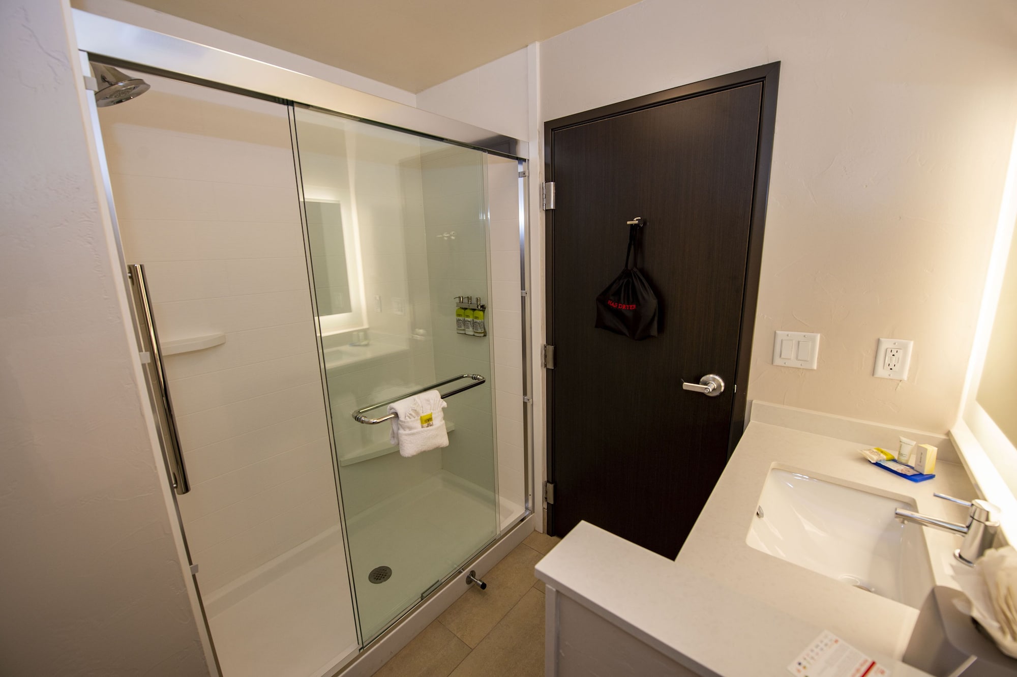holiday inn express and suites colorado springs afa northgate