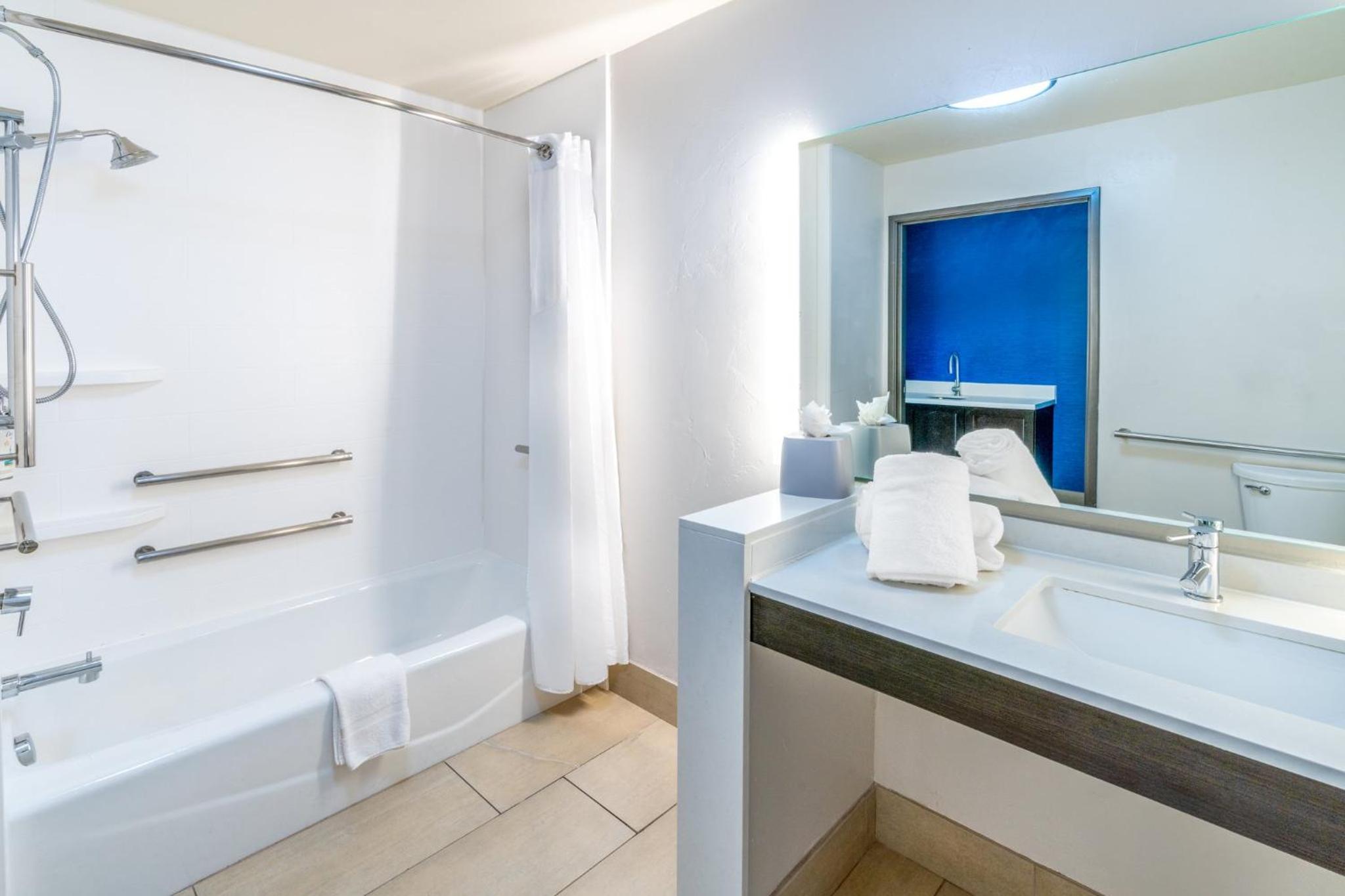 holiday inn express and suites colorado springs afa northgate